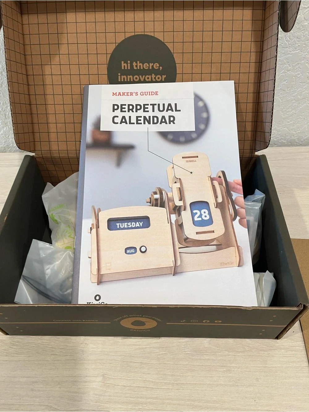 Kiwico Eureka Crate - Perpetual Calendar